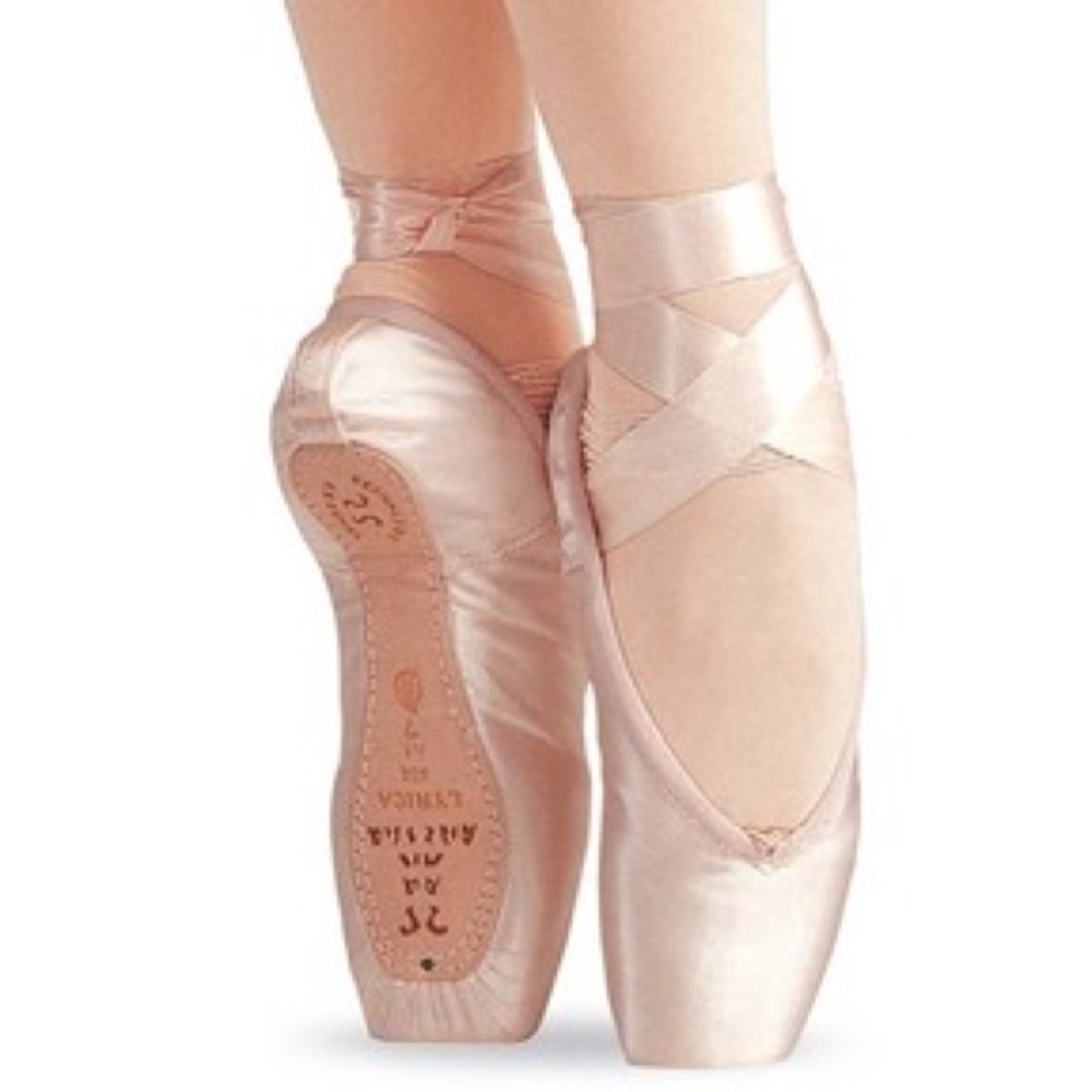 Bloch Signature Rehearsal 7.5/B Pointe Shoes